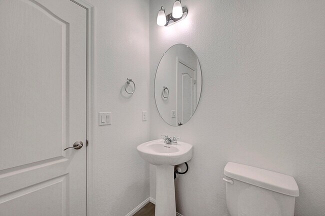 Building Photo - Stunning 3 Bedroom in Skye Canyon Master P...