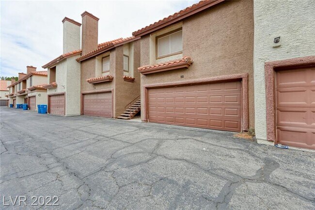Building Photo - 2995 Sunset Rd