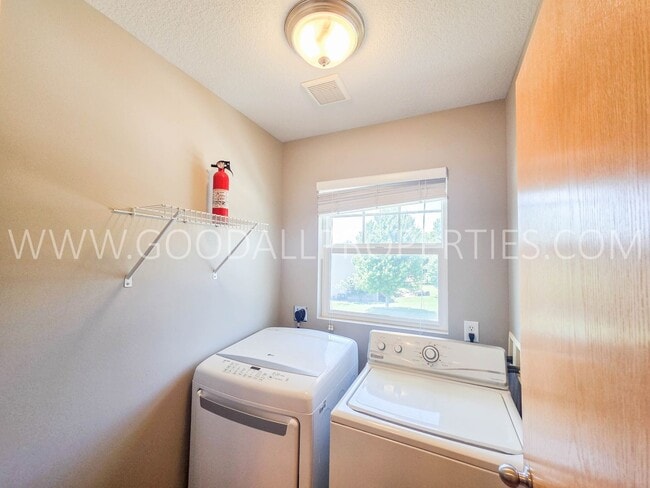 Building Photo - Urbandale Home in Waukee Schools with Office, Fireplace & 2-Car Garage