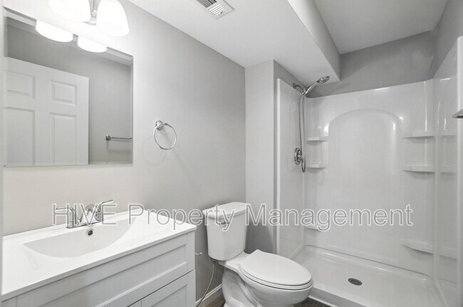 Building Photo - 6888 Lady Abigail Dr