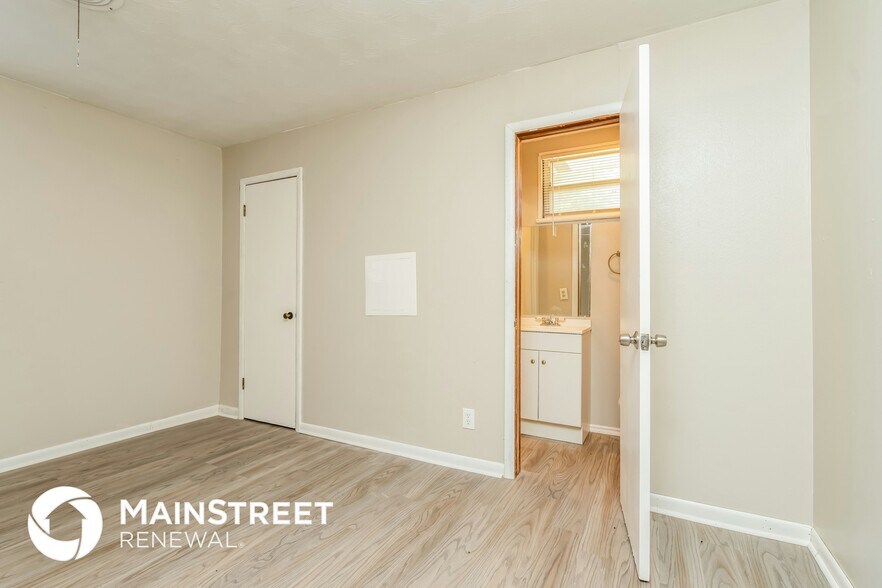 Building Photo - 9712 Mahler Pl