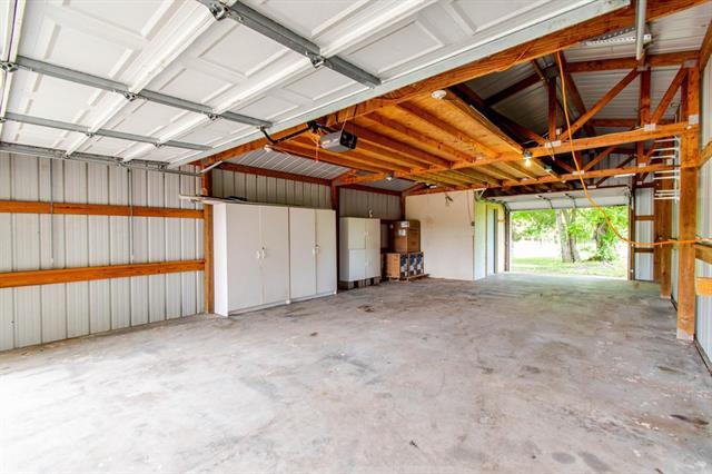 Building Photo - 16024 Plum Ln