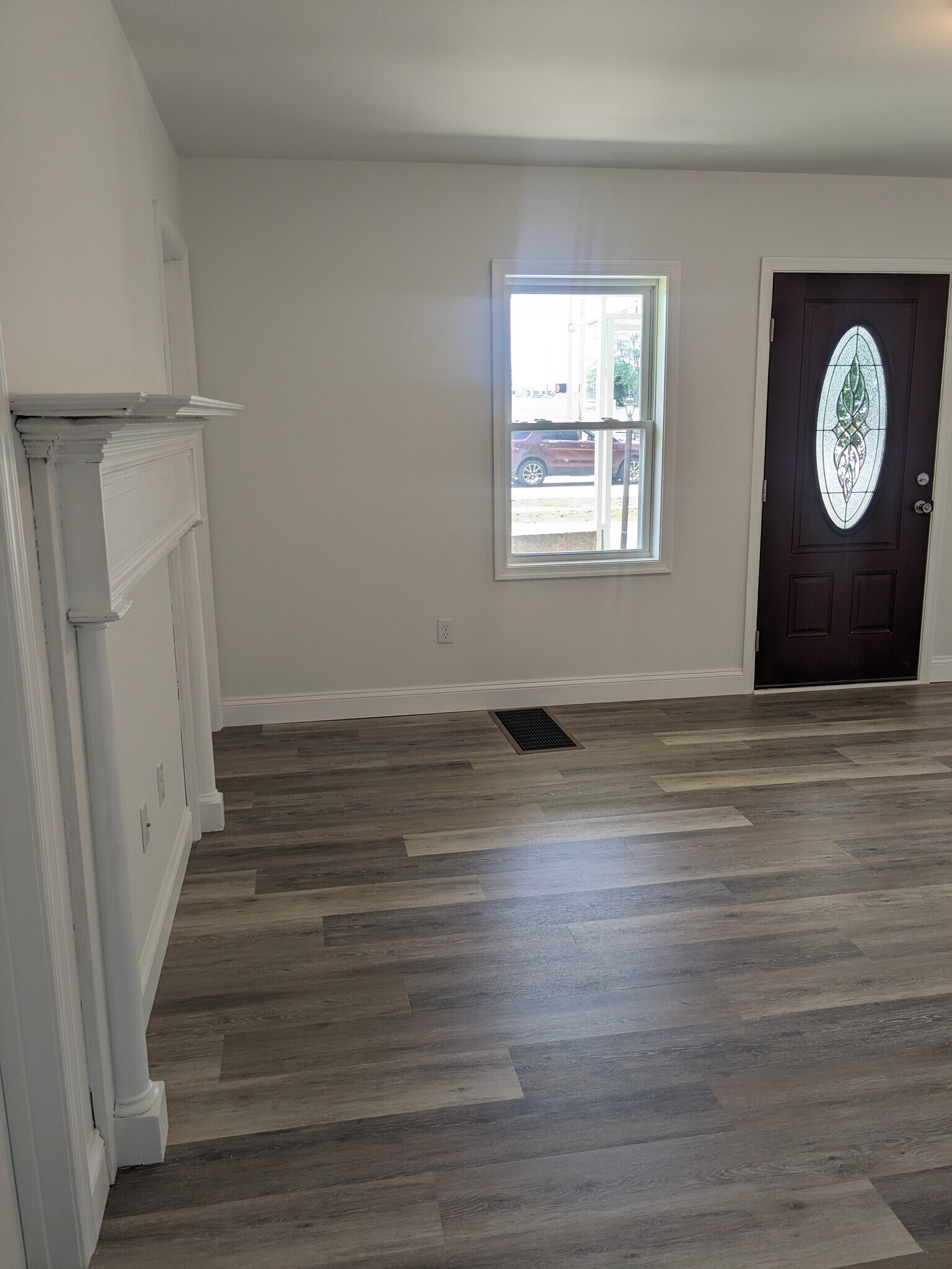 Building Photo - 329 York Rd