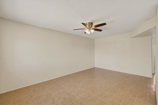 Building Photo - 45 N Phyllis
