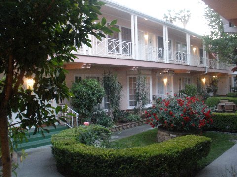 Charleston Apts courtyard - The Charleston