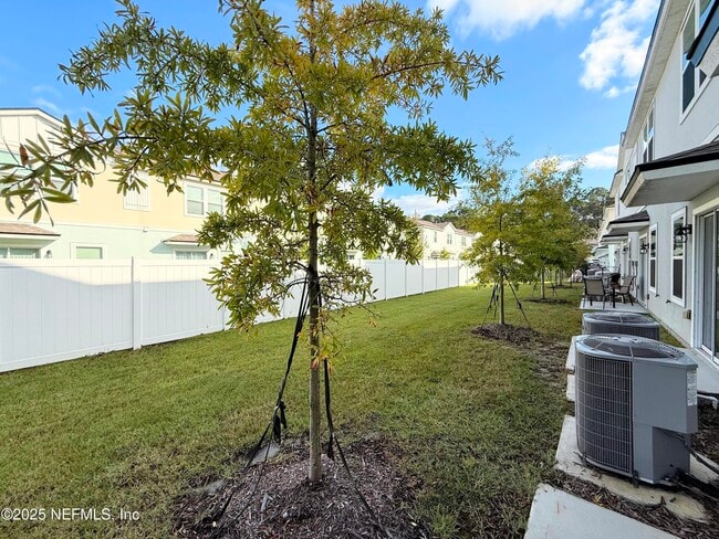 Building Photo - 33 Summer Daze Dr