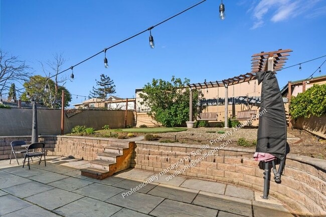 Building Photo - 2037 36th Ave