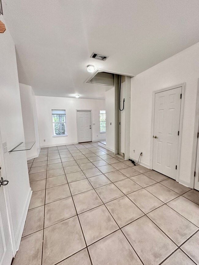 Building Photo - Live Near the Water – 3-Bedroom Home with ...