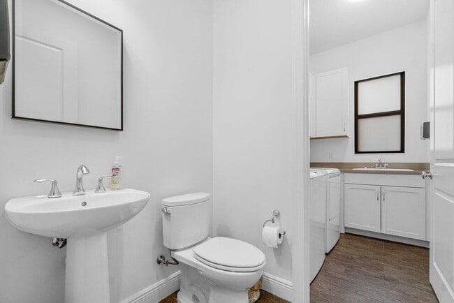 Building Photo - 13026 Artisan Cir