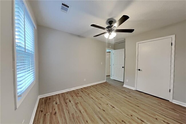 Building Photo - 3919 Valley Brook Rd