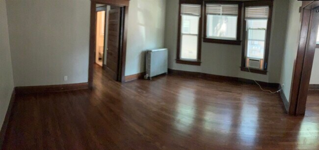 Building Photo - 125 N Evergreen St