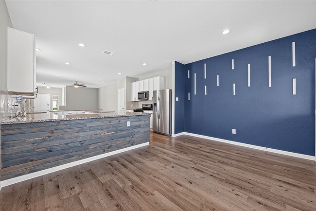 Building Photo - 2526 Sturgeon Wy