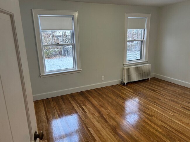 Building Photo - 20-22 Randall Avenue Unit 1