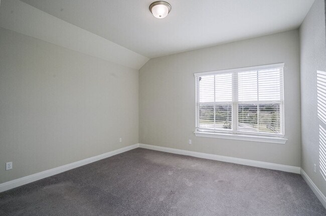 Building Photo - 15915 Durian St