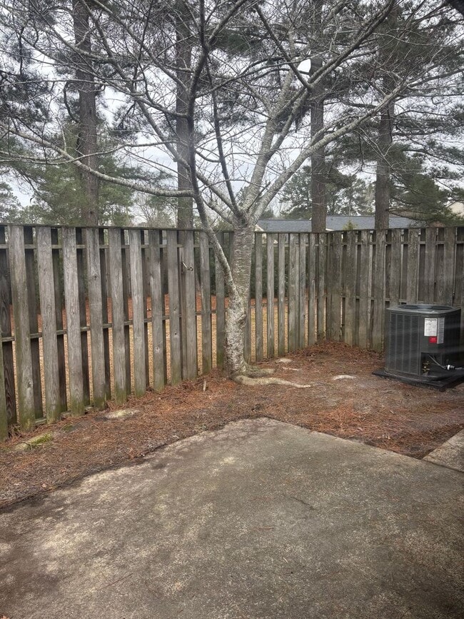 Building Photo - 744 Colony Pl