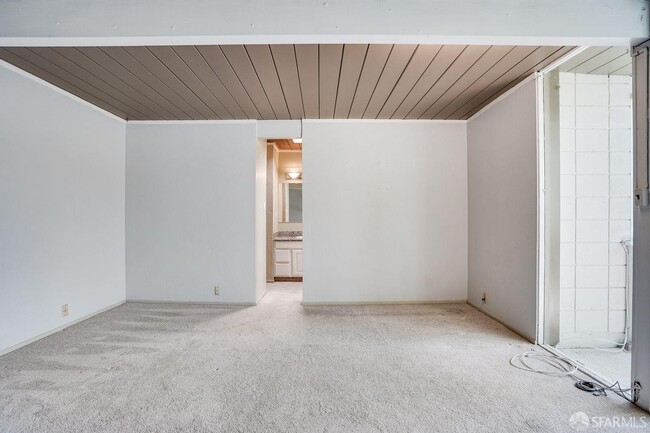 Building Photo - 172 Amber Dr