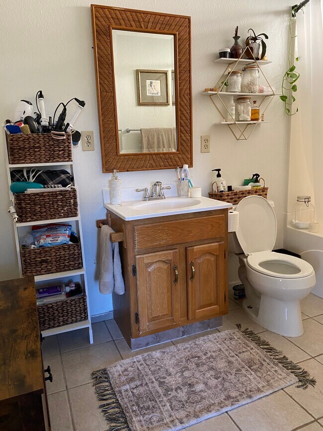 Building Photo - 108 E Avenida San Gabriel