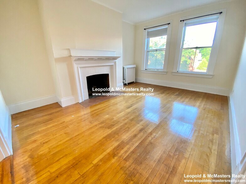 Building Photo - 2 Ware St