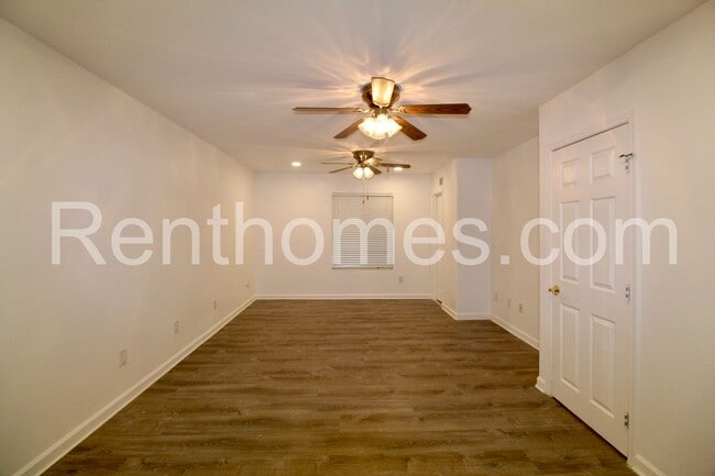 Building Photo - 13828 Otis Pl