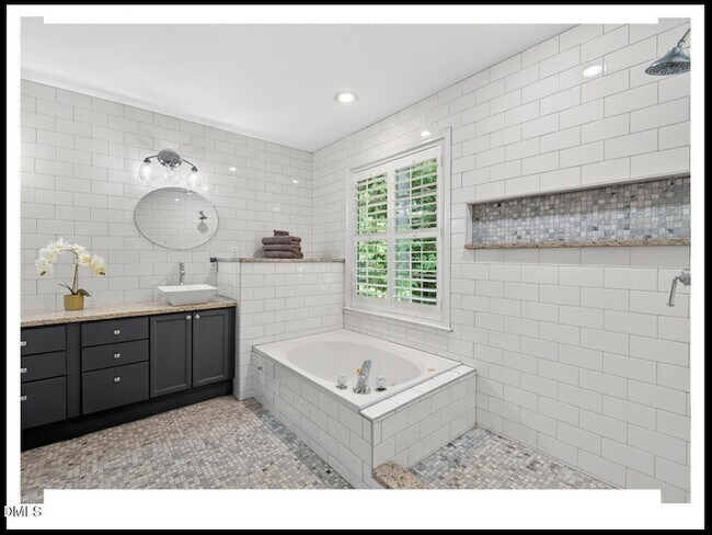 Building Photo - 5207 Tahoe Dr
