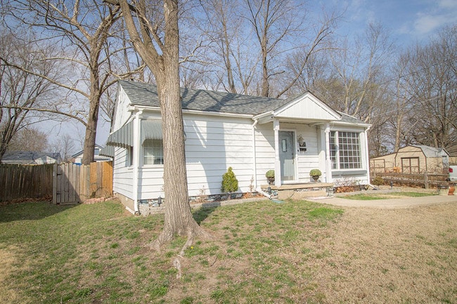 Building Photo - 301 W Forest Ave