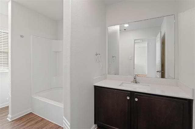 Building Photo - 3004 Cliffview Dr