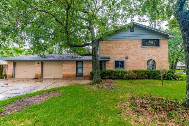 Building Photo - 2710 Yorktown Dr