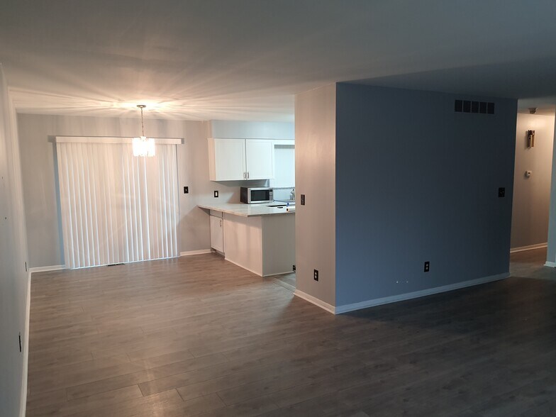 Building Photo - 4848 Cole Blvd