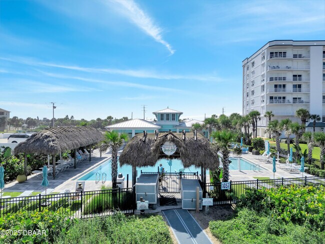 Building Photo - 215 Summertime Pl