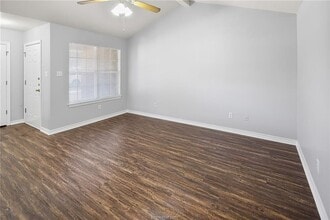 Building Photo - 2022 Legacy Ln