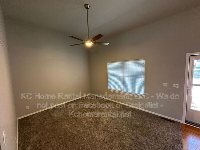 Building Photo - 224 S Huntsman Blvd