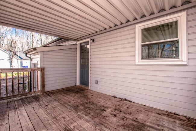 Building Photo - 1159 Camp Creek Rd