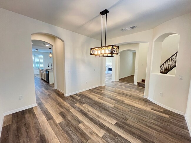 Building Photo - 4-bedroom, 4-bathroom home in the vibrant ...