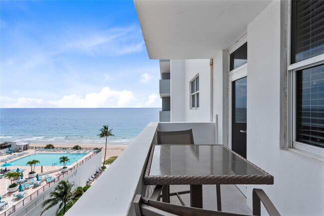 Building Photo - 4250 Galt Ocean Dr