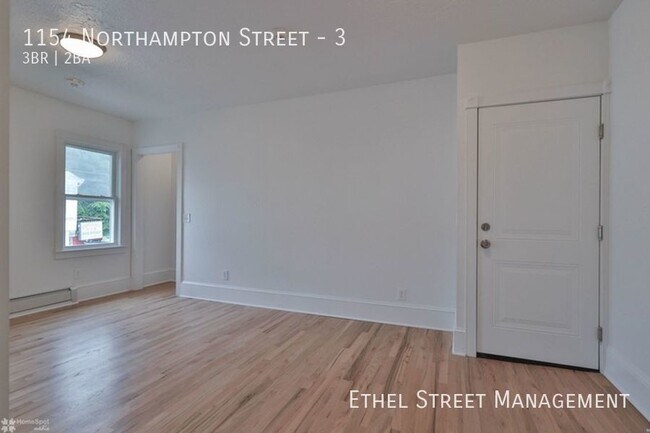 Building Photo - 1154 Northampton St