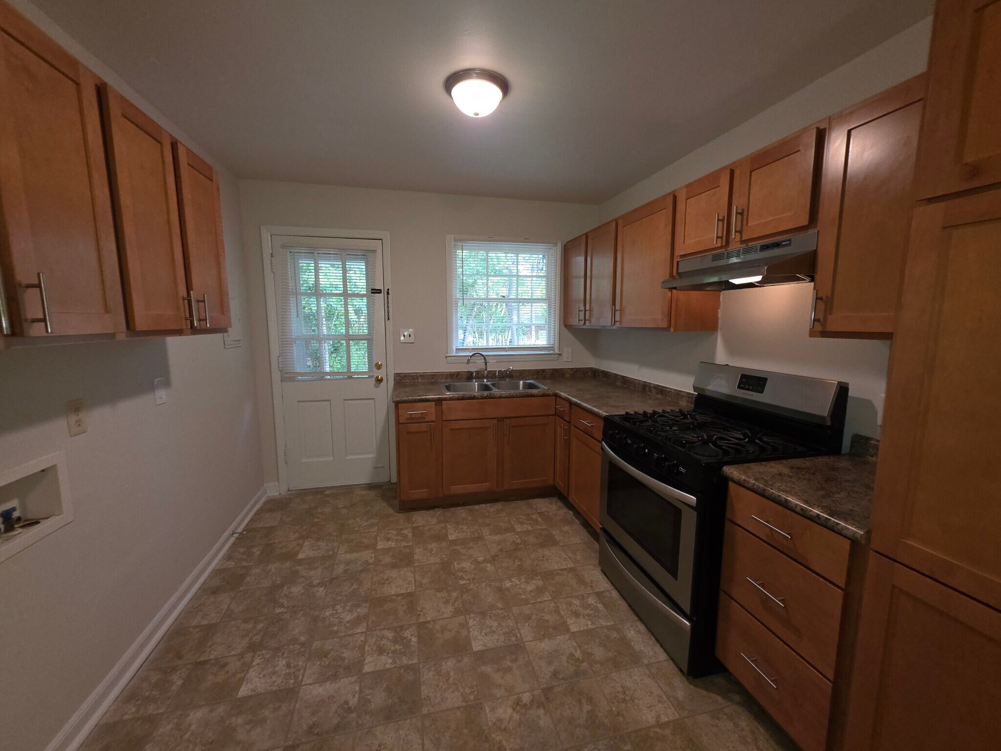 Building Photo - 3721 Driftwood Dr