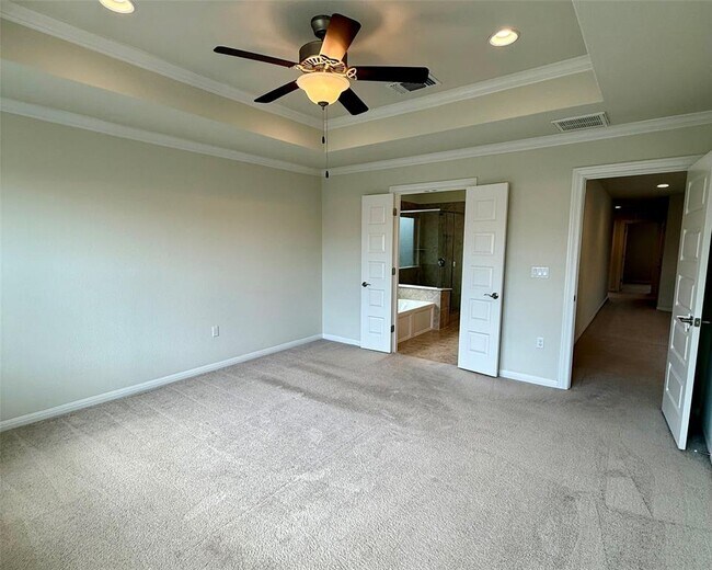 Building Photo - 14004 Hedera Dr