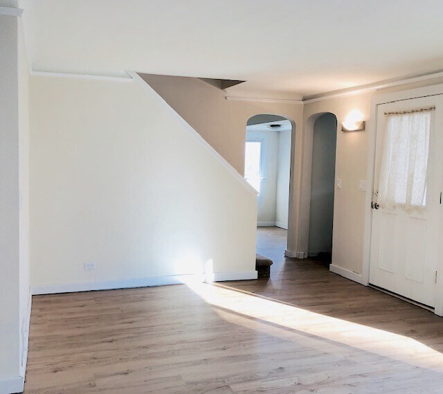 Building Photo - Cle Elum Rental