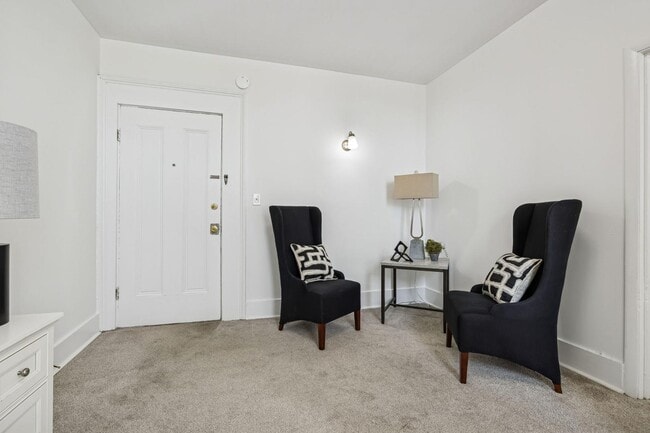 Building Photo - 302 N Church St