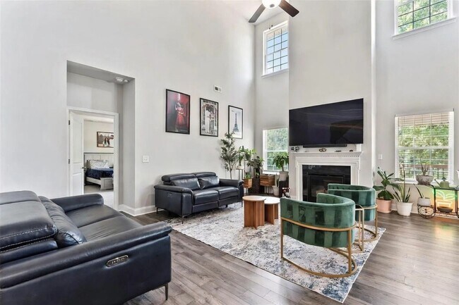 Building Photo - 11732 Glenwood Dr