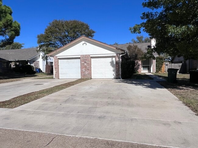 Primary Photo - 312 Spring Branch Ln