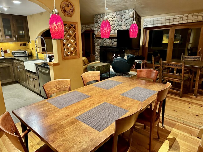 Dining table - 1881 Lions Ridge Loop