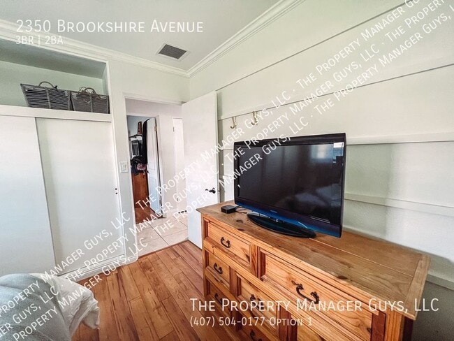 Building Photo - 2350 Brookshire Ave