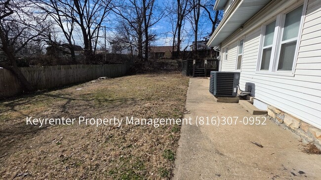 Building Photo - 1418 N 27th St