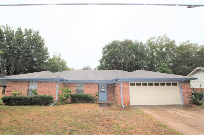 Primary Photo - 3113 McDonald Rd