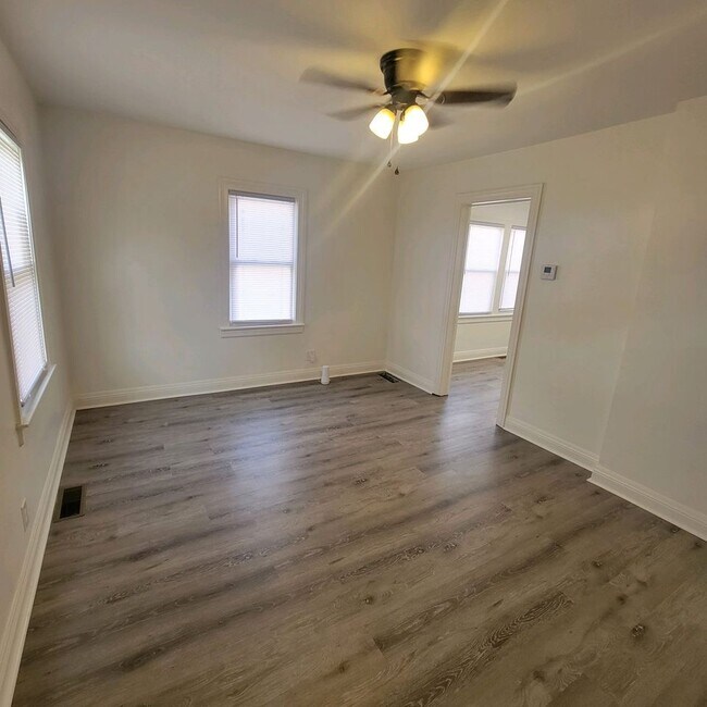 Building Photo - 1018 Berry Blvd