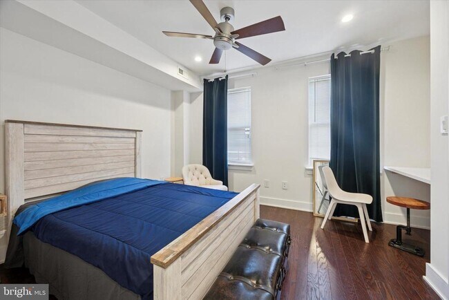 Building Photo - 1138 MOUNT VERNON St