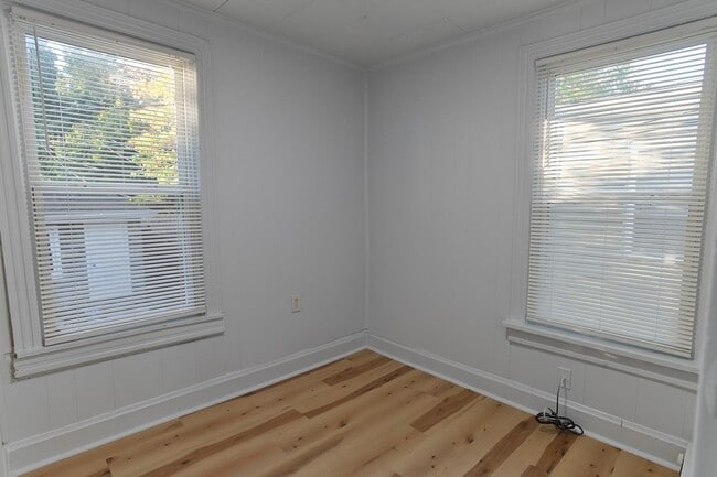 Building Photo - 3 Bedroom Single Family Home on Rudy Rd