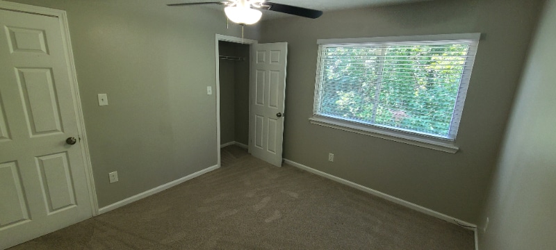 Building Photo - 922 Pine Oak Trail