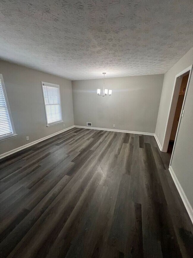 Building Photo - Beautiful cozy 3 bedroom ranch home!